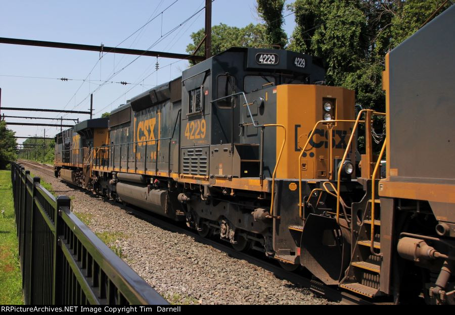 CSX 4229 on Q409